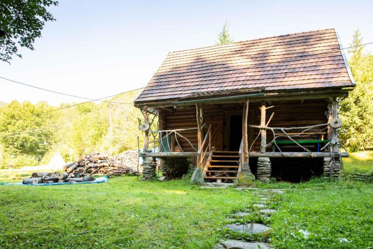 Хатина Біля Потока Villa Lumshory Bagian luar foto