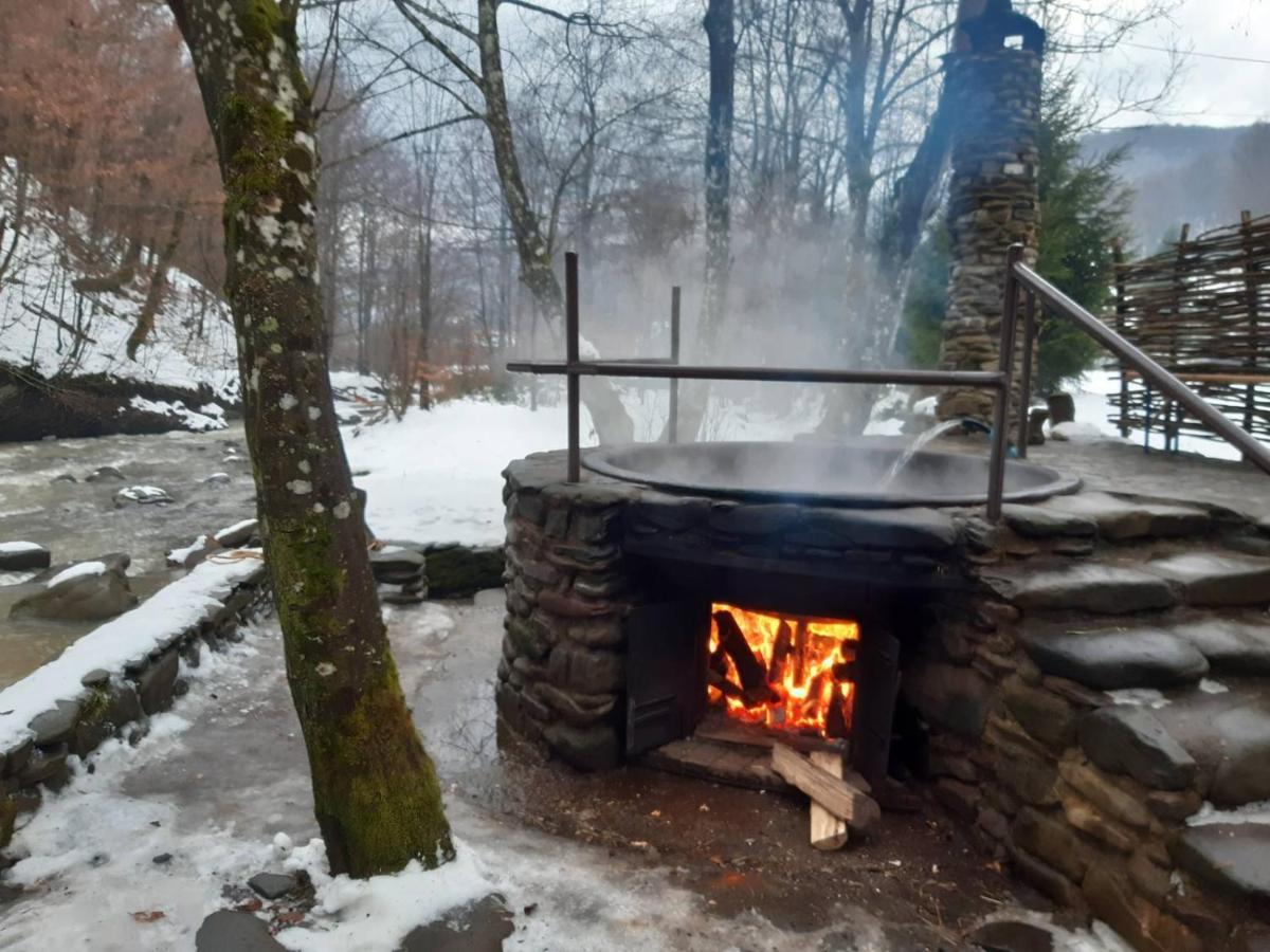 Хатина Біля Потока Villa Lumshory Bagian luar foto